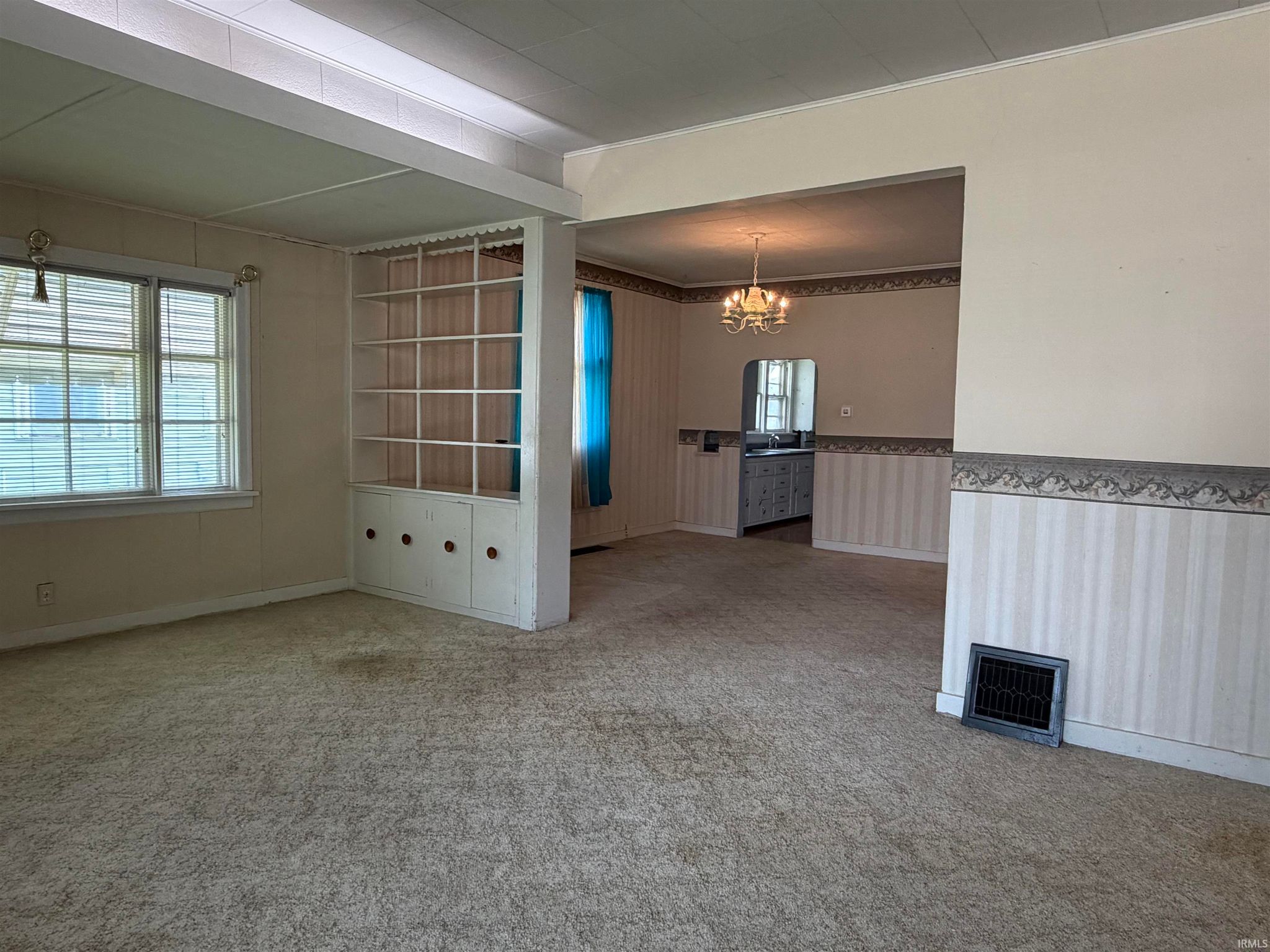 Image of 479 W 6th Street