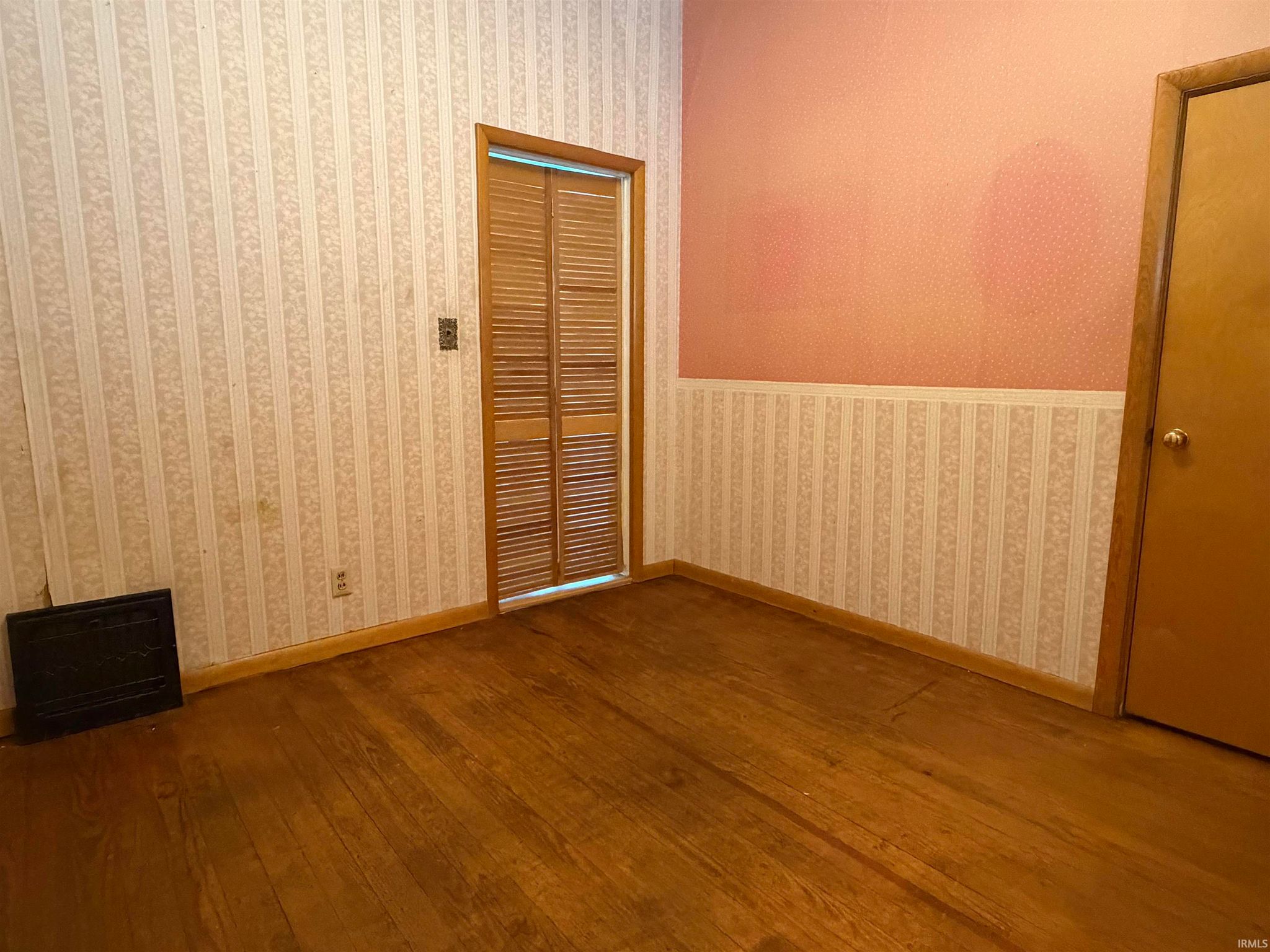 Image of 479 W 6th Street