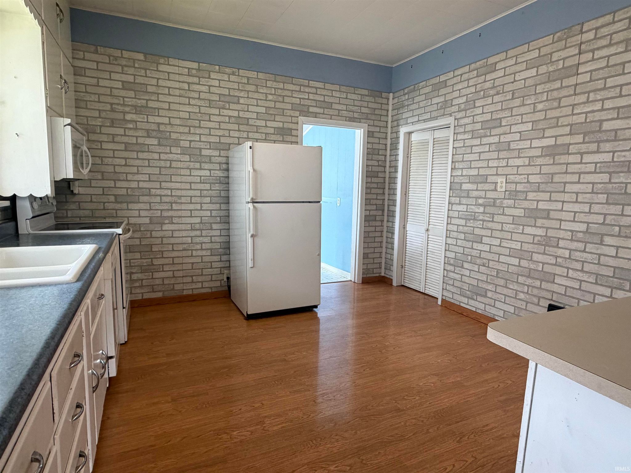 Image of 479 W 6th Street